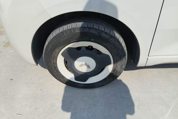 Used Wuling Hongguang MINIEV 2024 3rd Generation 215km Youth Edition Left Front Wheel Hub