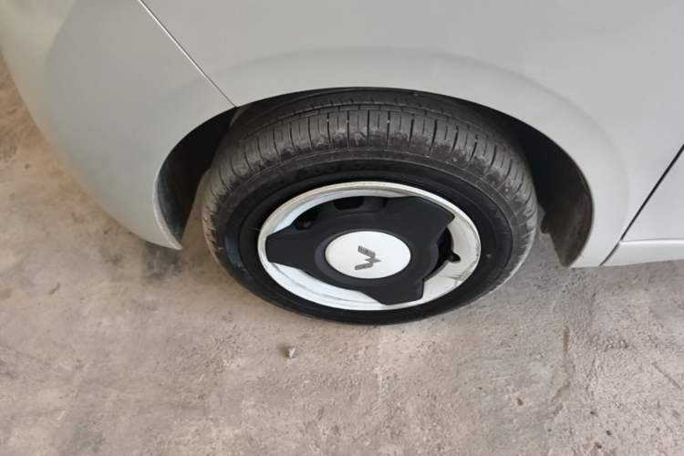 Used Wuling Hongguang MINIEV 2024 3rd Generation 215km Youth Edition Left Front Wheel Hub