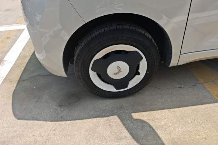 Used Wuling Hongguang MINIEV 2024 3rd Generation 215km Youth Edition Left Front Wheel Hub