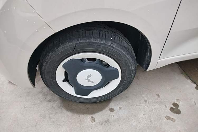Used Wuling Hongguang MINIEV 2024 3rd Generation 215km Youth Edition Left Front Wheel Hub