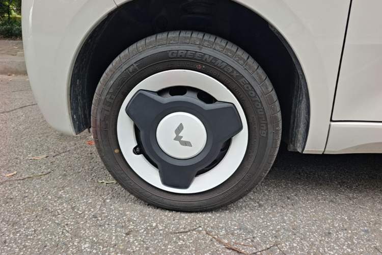 Used Wuling Hongguang MINIEV 2024 3rd Generation 215km Youth Edition Left Front Wheel Hub