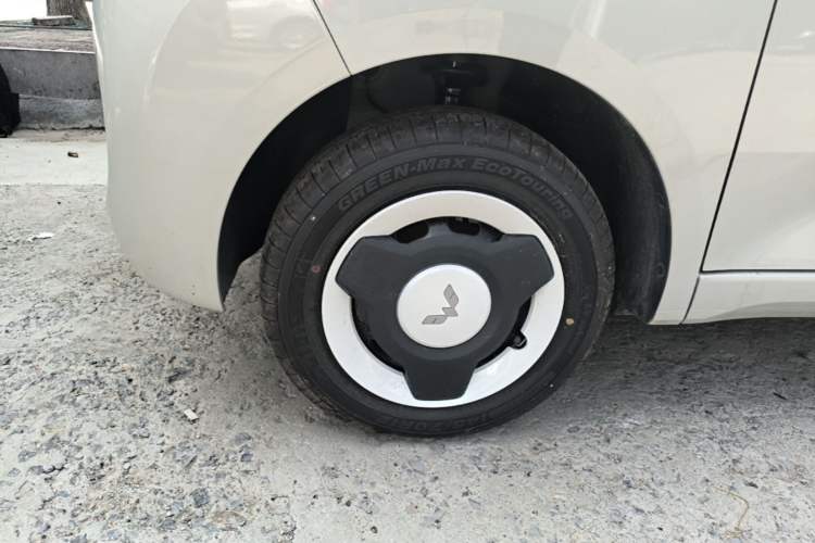 Used Wuling Hongguang MINIEV 2024 3rd Generation 215km Youth Edition Left Front Wheel Hub