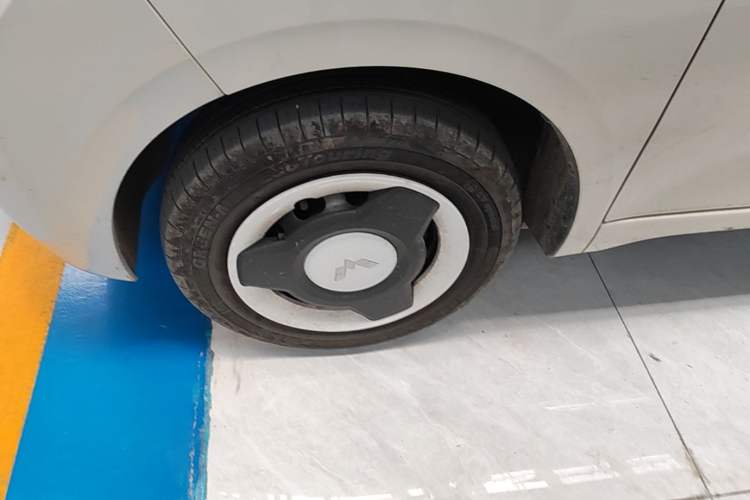 Used Wuling Hongguang MINIEV 2024 3rd Generation 215km Youth Edition Left Front Wheel Hub