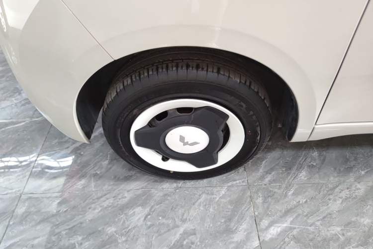 Used Wuling Hongguang MINIEV 2024 3rd Generation 215km Youth Edition Left Front Wheel Hub