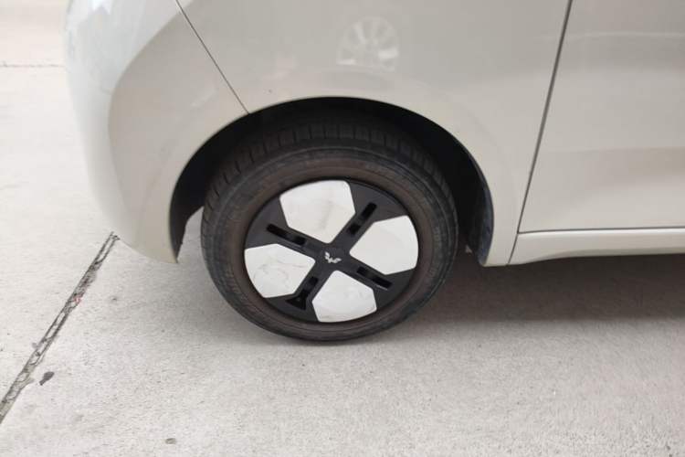 Used Wuling Hongguang MINIEV 2024 3rd Generation 215km Advanced Version Left Front Wheel Hub