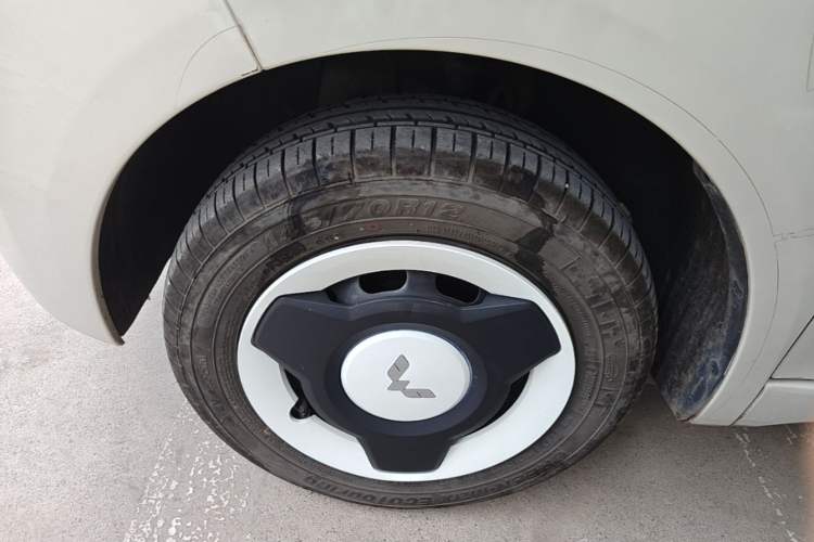 Used Wuling Hongguang MINIEV 2024 3rd Generation 215km Youth Edition Left Front Wheel Hub