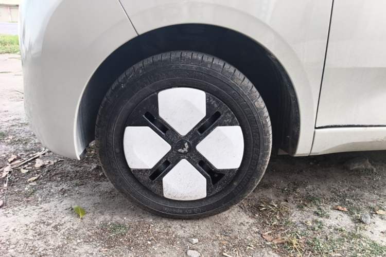 Used Wuling Hongguang MINIEV 2024 3rd Generation 215km Advanced Version Left Front Wheel Hub