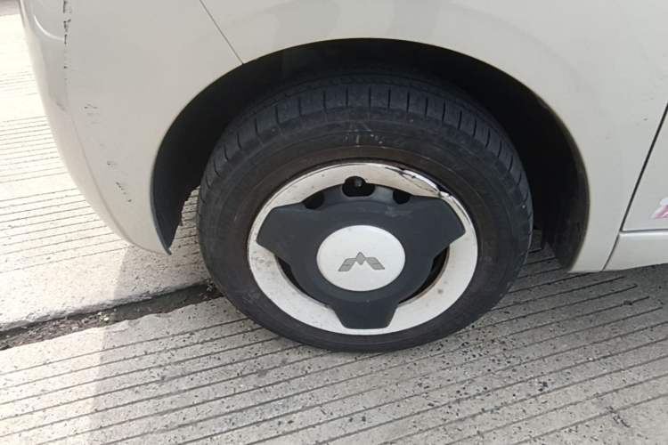 Used Wuling Hongguang MINIEV 2024 3rd Generation 215km Youth Edition Left Front Wheel Hub