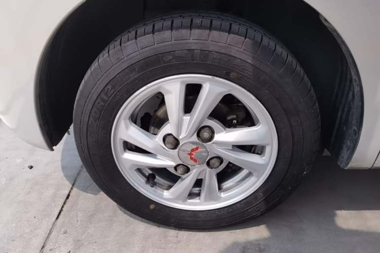 Used Wuling Hongguang MINIEV 2024 3rd Generation 215km Youth Edition Left Front Wheel Hub