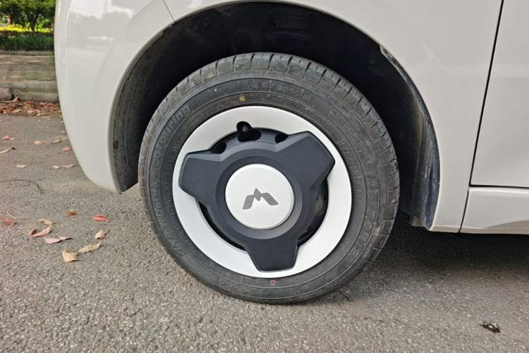 Used Wuling Hongguang MINIEV 2024 3rd Generation 215km Youth Edition Left Front Wheel Hub