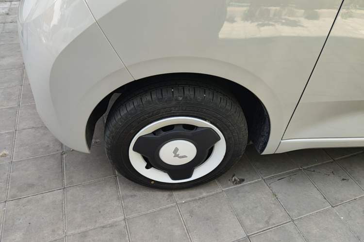 Used Wuling Hongguang MINIEV 2024 3rd Generation 215km Youth Edition Left Front Wheel Hub