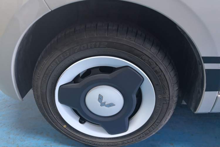 Used Wuling Hongguang MINIEV 2024 3rd Generation 215km Youth Edition Left Front Wheel Hub