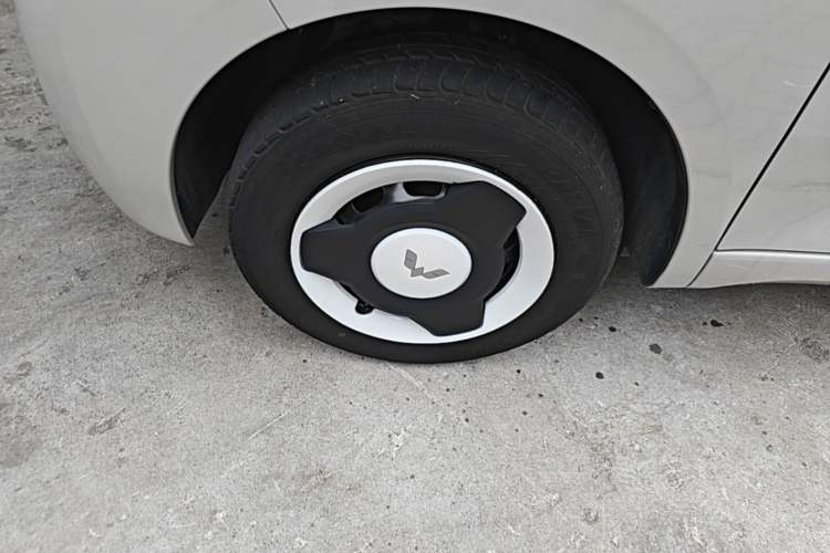Used Wuling Hongguang MINIEV 2024 3rd Generation 215km Youth Edition Left Front Wheel Hub