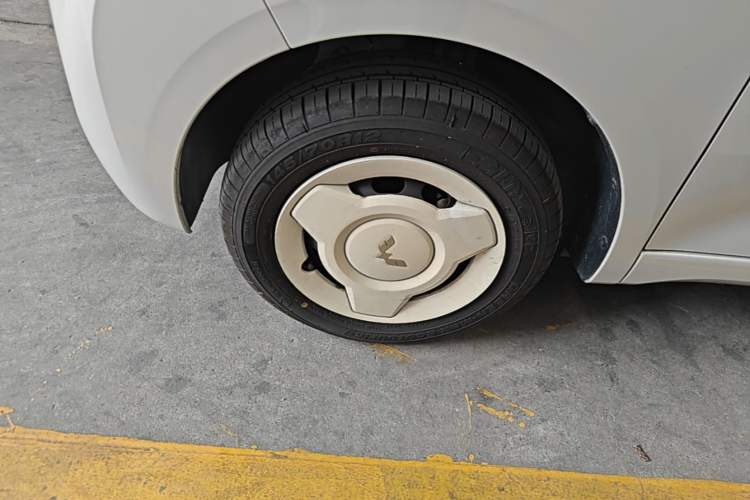 Used Wuling Hongguang MINIEV 2024 3rd Generation 215km Youth Edition Left Front Wheel Hub