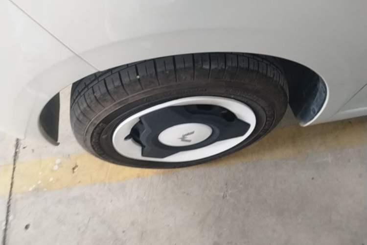 Used Wuling Hongguang MINIEV 2024 3rd Generation 215km Youth Edition Left Front Wheel Hub