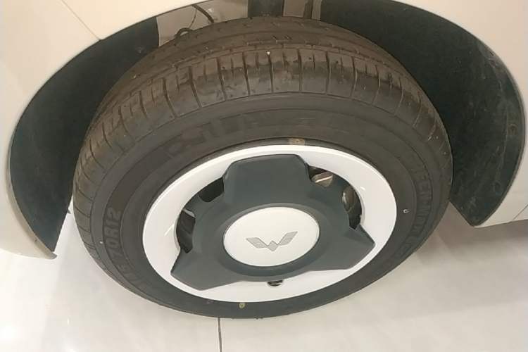 Used Wuling Hongguang MINIEV 2024 3rd Generation 215km Youth Edition Left Front Wheel Hub