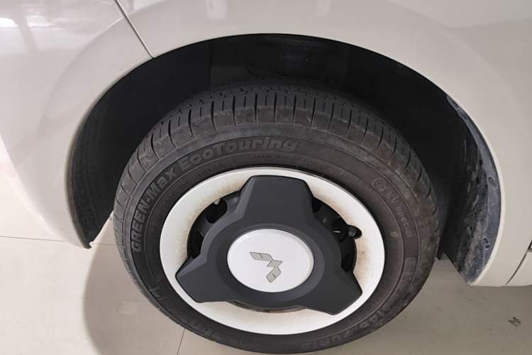 Used Wuling Hongguang MINIEV 2024 3rd Generation 215km Youth Edition Left Front Wheel Hub