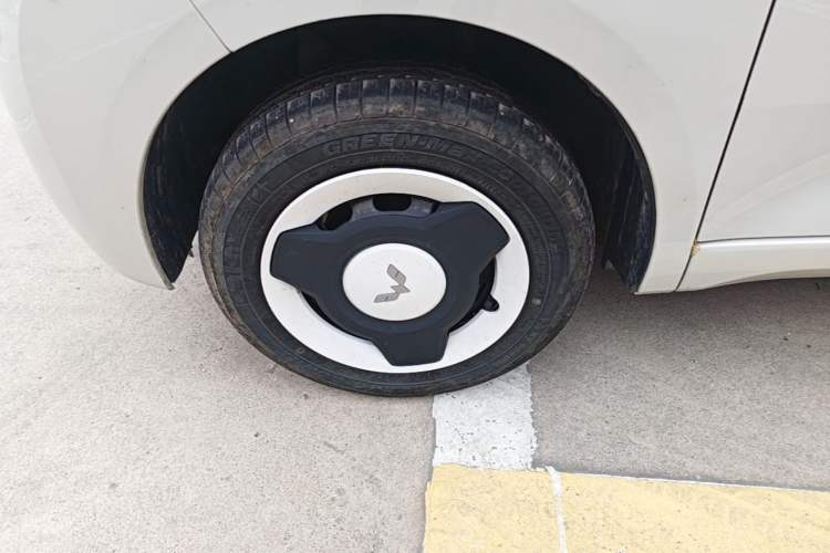 Used Wuling Hongguang MINIEV 2024 3rd Generation 215km Youth Edition Left Front Wheel Hub
