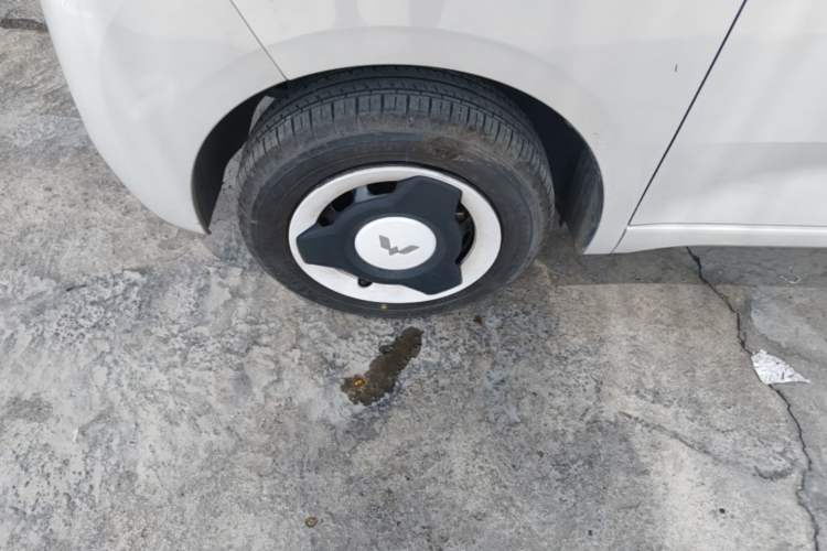 Used Wuling Hongguang MINIEV 2024 3rd Generation 215km Youth Edition Left Front Wheel Hub