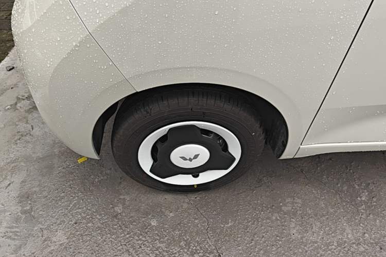 Used Wuling Hongguang MINIEV 2024 3rd Generation 215km Youth Edition Left Front Wheel Hub