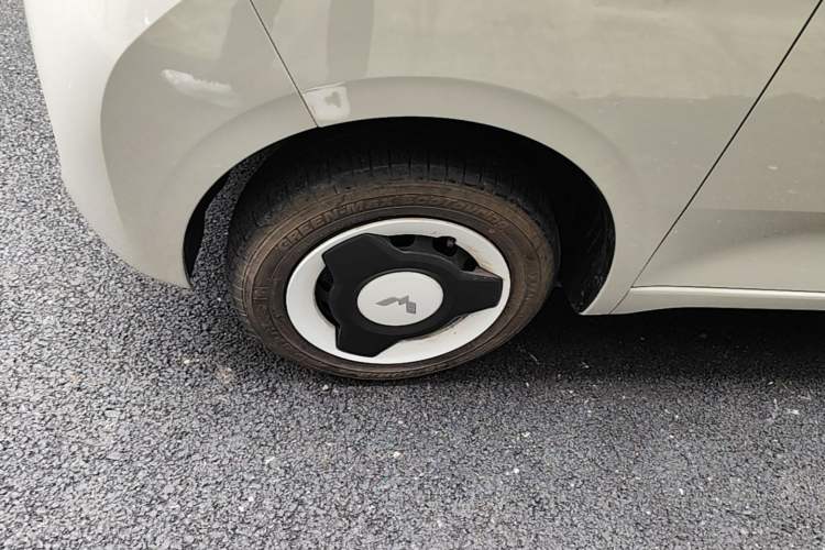 Used Wuling Hongguang MINIEV 2024 3rd Generation 215km Youth Edition Left Front Wheel Hub