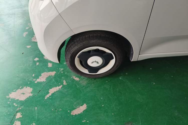 Used Wuling Hongguang MINIEV 2024 3rd Generation 215km Youth Edition Left Front Wheel Hub