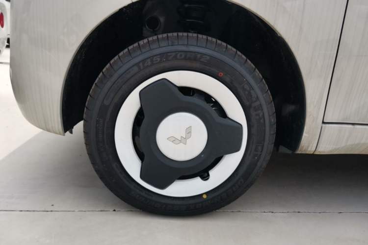 Used Wuling Hongguang MINIEV 2024 3rd Generation 215km Youth Edition Left Front Wheel Hub