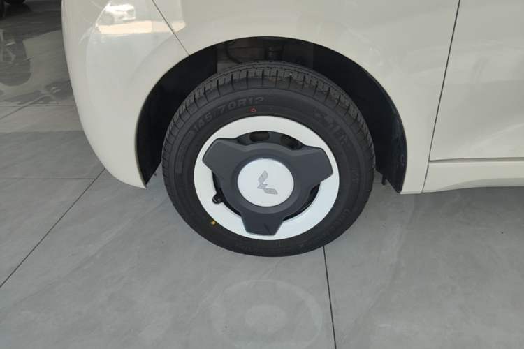 Used Wuling Hongguang MINIEV 2024 3rd Generation 215km Youth Edition Left Front Wheel Hub