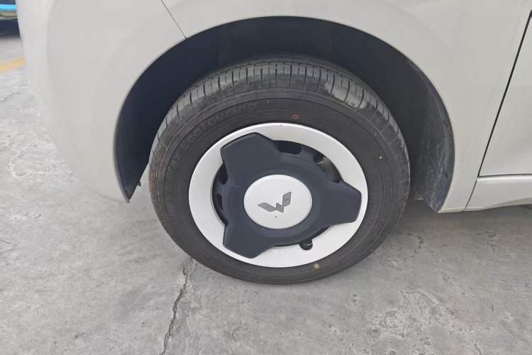 Used Wuling Hongguang MINIEV 2024 3rd Generation 215km Youth Edition Left Front Wheel Hub