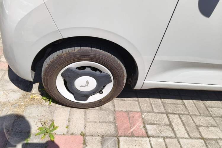 Used Wuling Hongguang MINIEV 2024 3rd Generation 215km Youth Edition Left Front Wheel Hub
