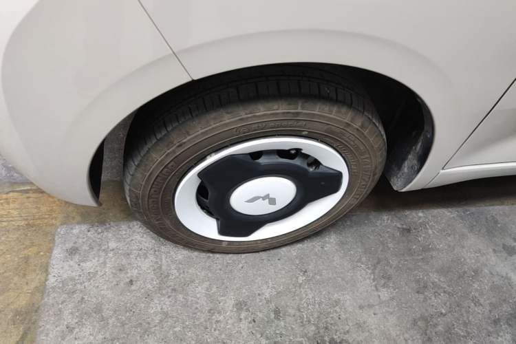 Used Wuling Hongguang MINIEV 2024 3rd Generation 215km Youth Edition Left Front Wheel Hub