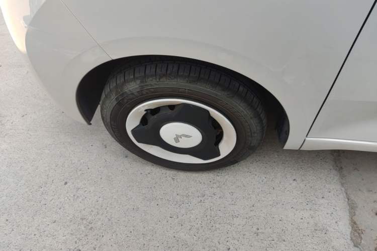 Used Wuling Hongguang MINIEV 2024 3rd Generation 215km Youth Edition Left Front Wheel Hub