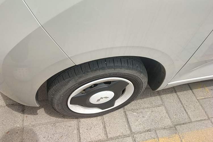 Used Wuling Hongguang MINIEV 2024 3rd Generation 215km Youth Edition Left Front Wheel Hub