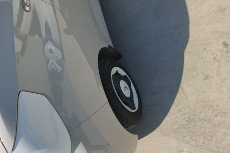 Used Wuling Hongguang MINIEV 2024 3rd Generation 215km Youth Edition Left Front Wheel Hub
