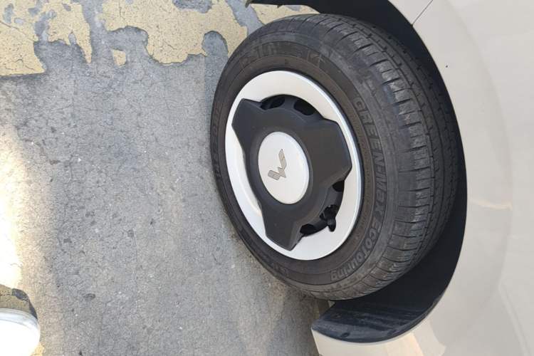 Used Wuling Hongguang MINIEV 2024 3rd Generation 215km Youth Edition Left Front Wheel Hub