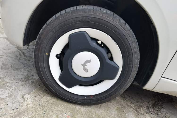 Used Wuling Hongguang MINIEV 2024 3rd Generation 215km Youth Edition Left Front Wheel Hub