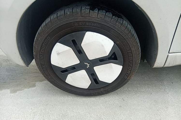 Used Wuling Hongguang MINIEV 2024 3rd Generation 215km Advanced Version Left Front Wheel Hub