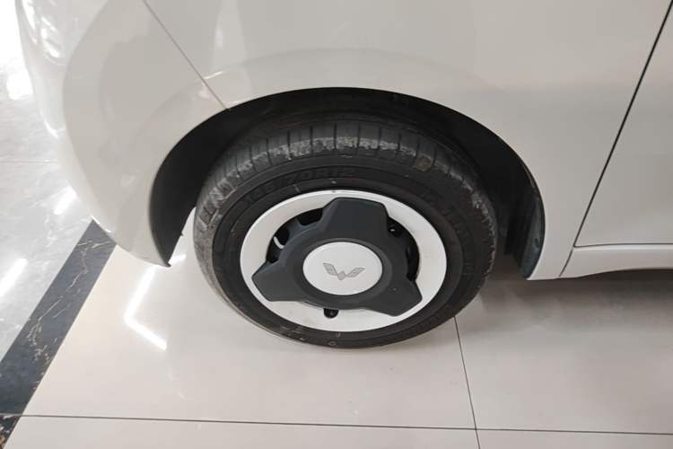 Used Wuling Hongguang MINIEV 2024 3rd Generation 215km Youth Edition Left Front Wheel Hub