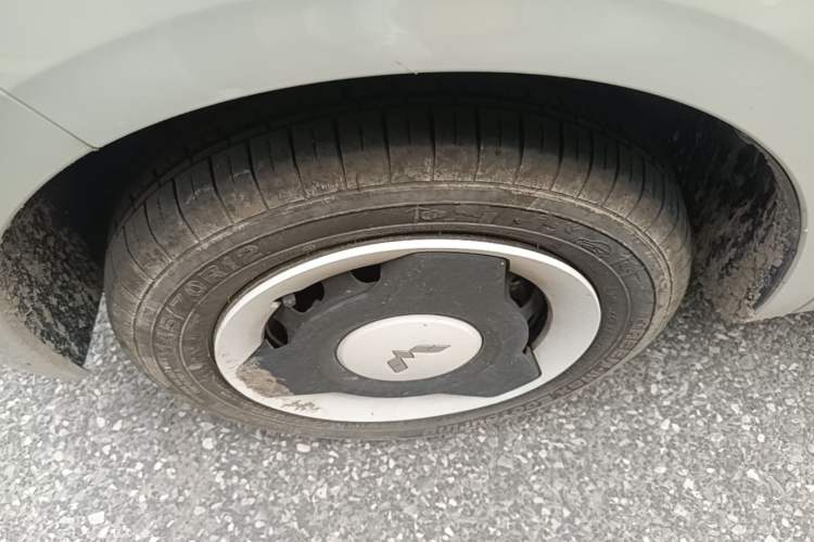 Used Wuling Hongguang MINIEV 2024 3rd Generation 215km Youth Edition Left Front Wheel Hub