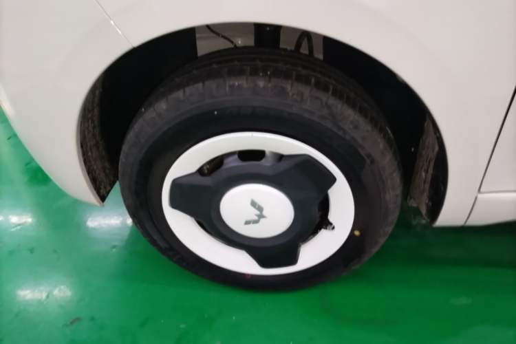 Used Wuling Hongguang MINIEV 2024 3rd Generation 215km Youth Edition Left Front Wheel Hub