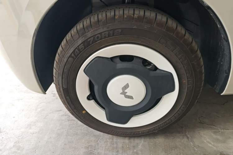Used Wuling Hongguang MINIEV 2024 3rd Generation 215km Youth Edition Left Front Wheel Hub