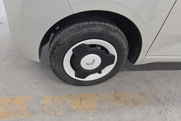 Used Wuling Hongguang MINIEV 2024 3rd Generation 215km Youth Edition Left Front Wheel Hub