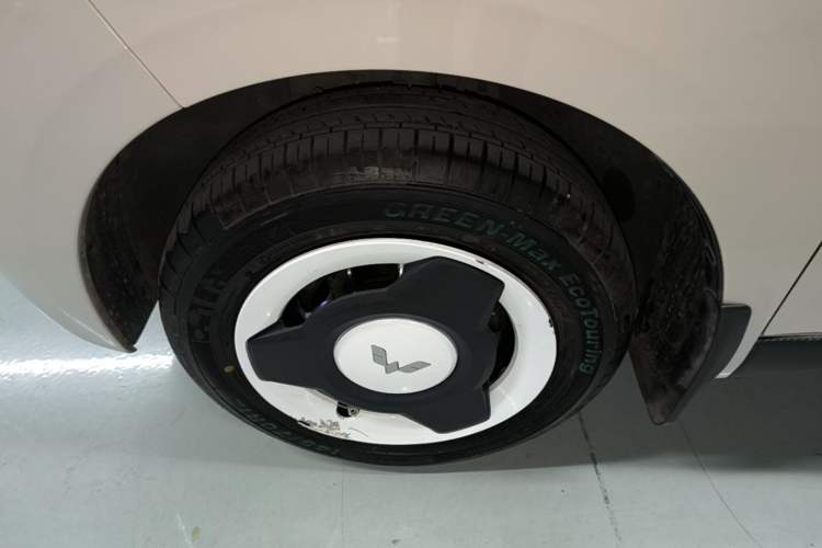 Used Wuling Hongguang MINIEV 2024 3rd Generation 215km Youth Edition Left Front Wheel Hub