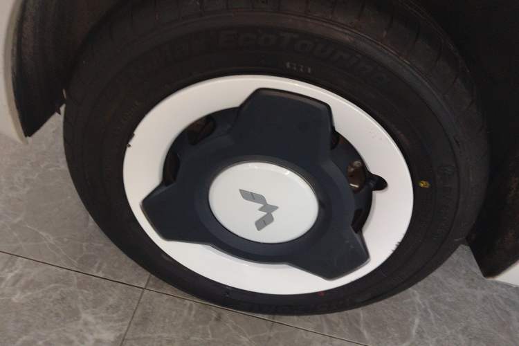 Used Wuling Hongguang MINIEV 2024 3rd Generation 215km Youth Edition Left Front Wheel Hub