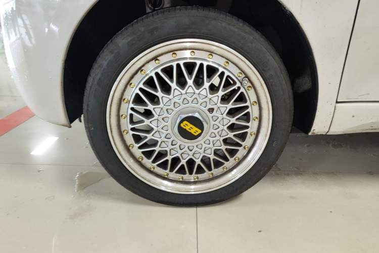 Used Wuling Hongguang MINIEV 2024 3rd Generation 215km Youth Edition Left Front Wheel Hub