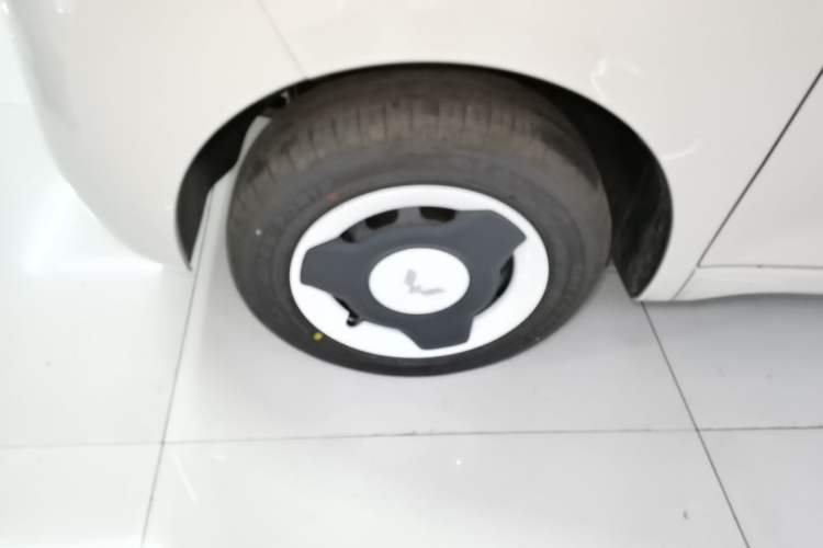 Used Wuling Hongguang MINIEV 2024 3rd Generation 215km Youth Edition Left Front Wheel Hub