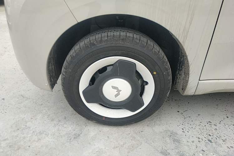 Used Wuling Hongguang MINIEV 2024 3rd Generation 215km Youth Edition Left Front Wheel Hub