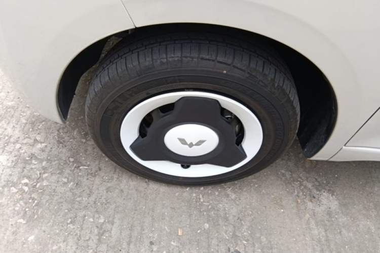 Used Wuling Hongguang MINIEV 2024 3rd Generation 215km Youth Edition Left Front Wheel Hub
