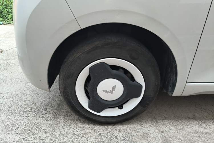 Used Wuling Hongguang MINIEV 2024 3rd Generation 215km Youth Edition Left Front Wheel Hub