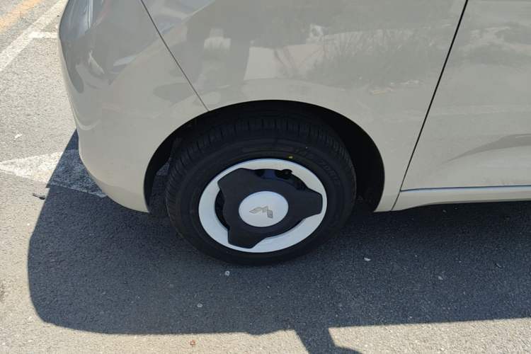 Used Wuling Hongguang MINIEV 2024 3rd Generation 215km Youth Edition Left Front Wheel Hub